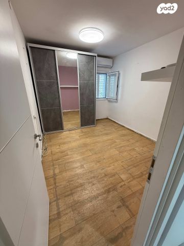 דירה, רמת הגולן 5, קרית שרת מזרח, חולון