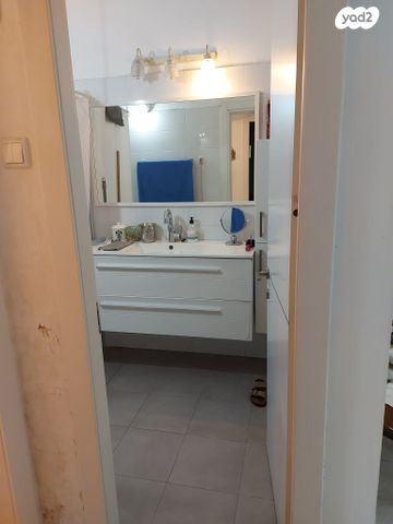 דרך זאב ז'בוטינסקי 21