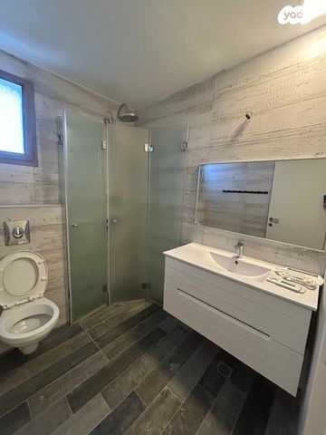 דירת גן, מרדכי אנילביץ' 7, גבעת הרקפות, גבעת תל חי, קרית אתא