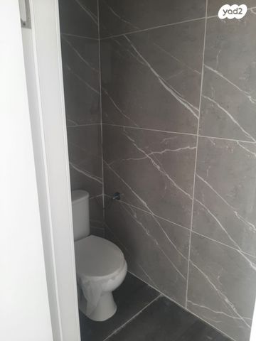 דירה, רמב"ם 9, נווה יוסף, קרית עקרון