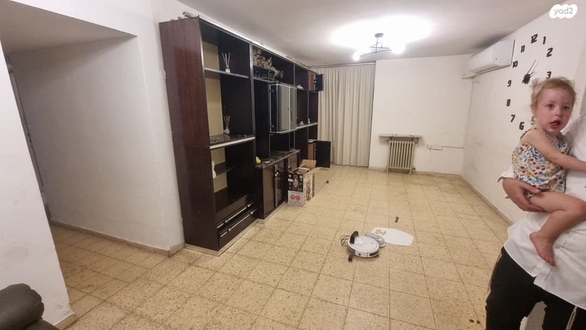 שדרות לוי אשכול 12