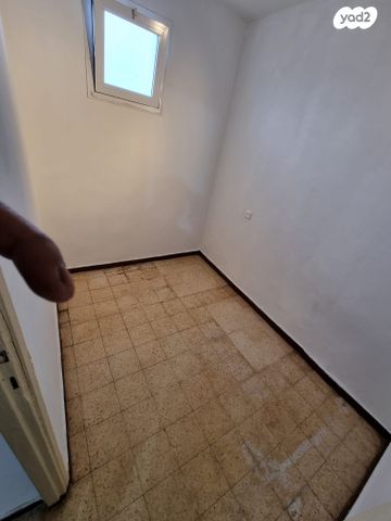 דירה, חרמון 17, נאות שז"ר, יבנה