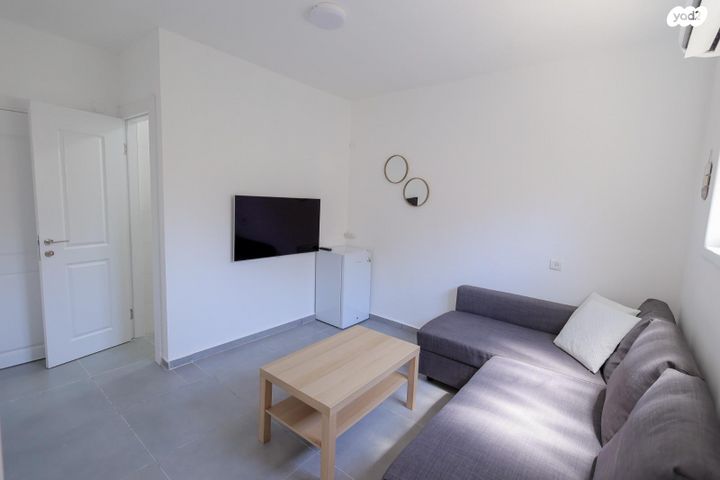 דירה, ירושלים 72, לב העיר, בת ים