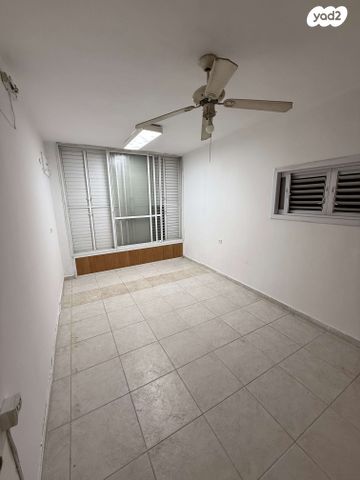 דירה, מורדי הגטאות 4, שכונת גפן, רמת גן