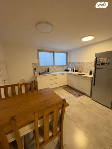 מרתף/ פרטר, נעמי שמר 1, ברנע, אשקלון