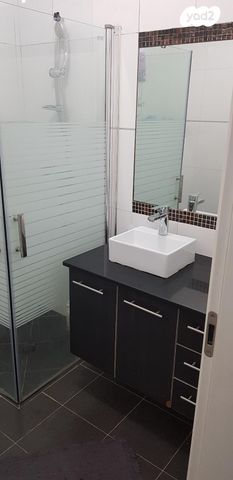 חייקה גרוסמן 17