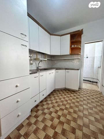 דירה, חביבה רייק 28, לב העיר, בת ים