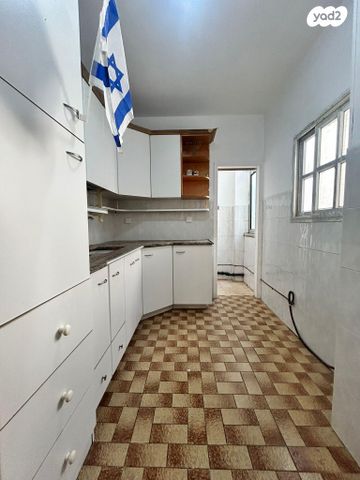 דירה, חביבה רייק 28, לב העיר, בת ים