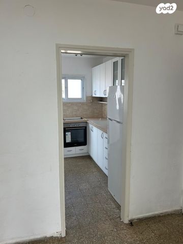 דירה, מבצע ליטני 3, אושיות, רחובות