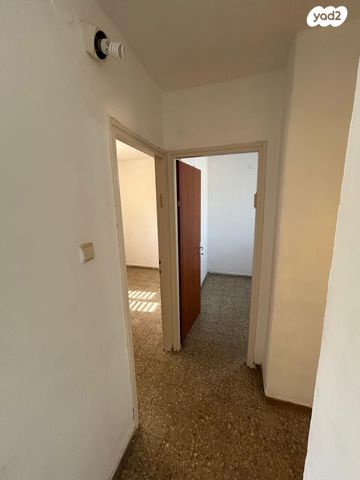 דירה, מבצע ליטני 3, אושיות, רחובות