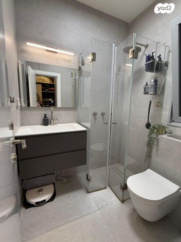 דירת גן, פרופ' אפרים קציר 12, רחובות המדע, רחובות