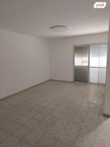 דירה, המצביאים 15, נאות יצחק, לוד