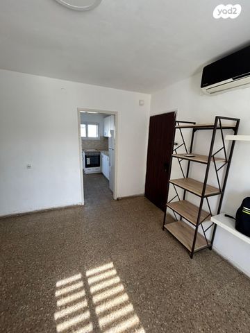 דירה, מבצע ליטני 3, אושיות, רחובות