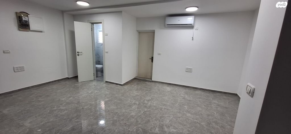 ז'בוטינסקי 48