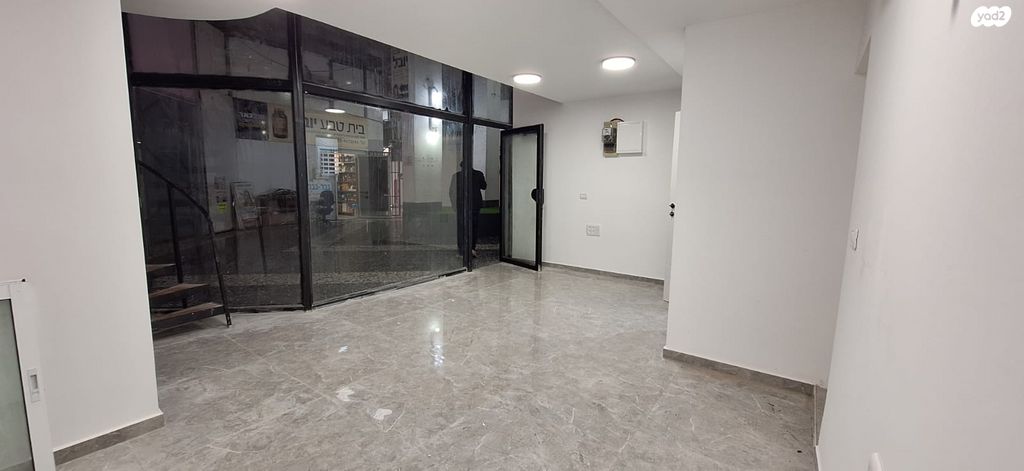 חנויות/ שטח מסחרי, ז'בוטינסקי 48, אברמוביץ', ראשון לציון