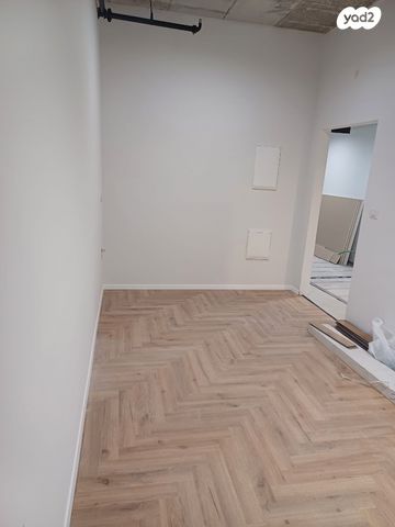 משרדים, שושנה דמארי 1, משכנות האומנים, קרית מוצקין