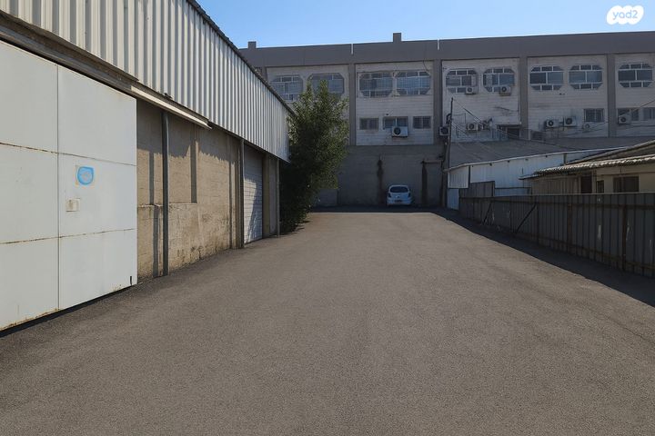 מבני תעשיה, ד"ר פליקס זנדמן 12, אזור תעשיה א, חולון