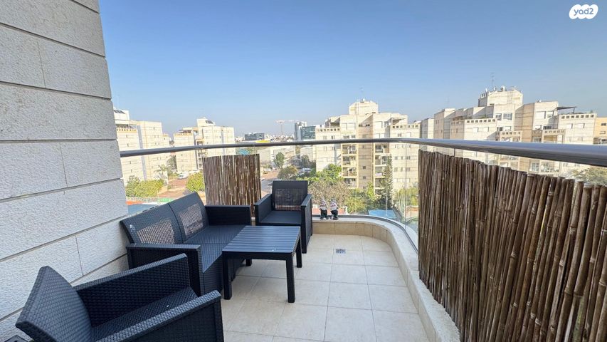 דירה, הר הצופים 9, רחובות ההולנדית, רחובות