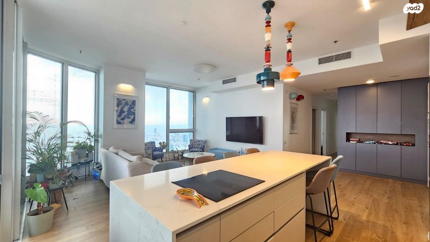 גג/ פנטהאוז, גרציאני יצחק, גני שרונה, קרית הממשלה, תל אביב יפו