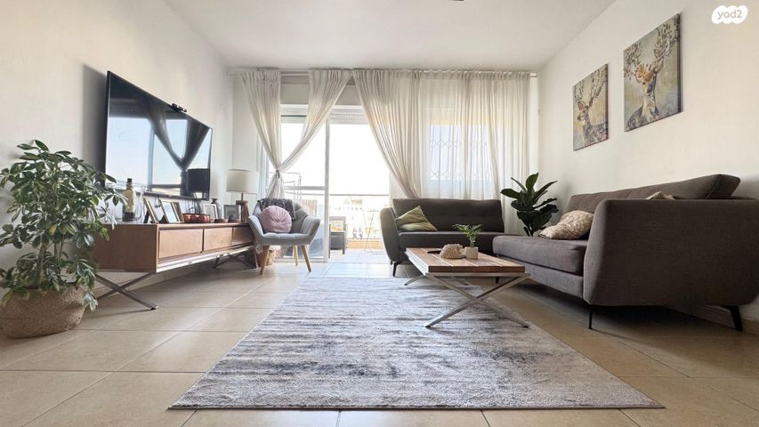 דירה, הר הצופים 9, רחובות ההולנדית, רחובות