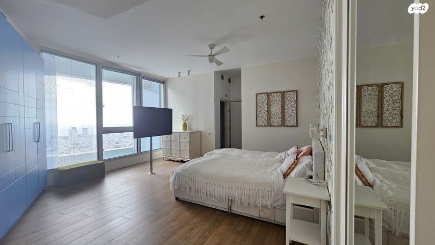 גג/ פנטהאוז, גרציאני יצחק, גני שרונה, קרית הממשלה, תל אביב יפו