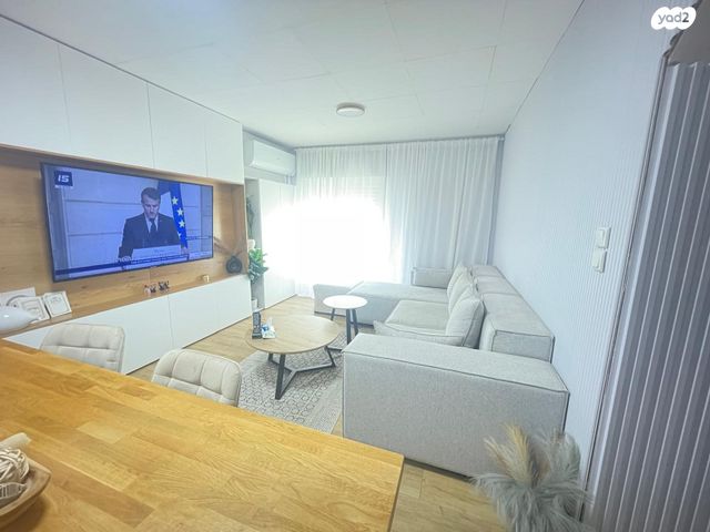 דירה, בית אריה / עופרים