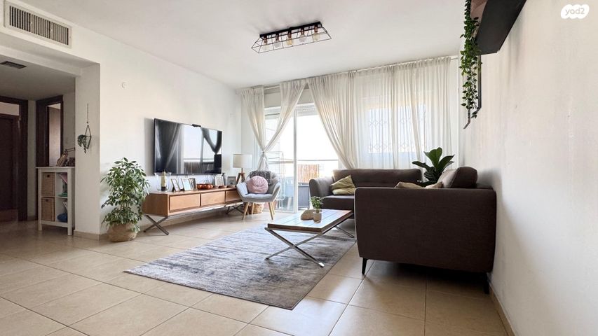 דירה, הר הצופים 9, רחובות ההולנדית, רחובות