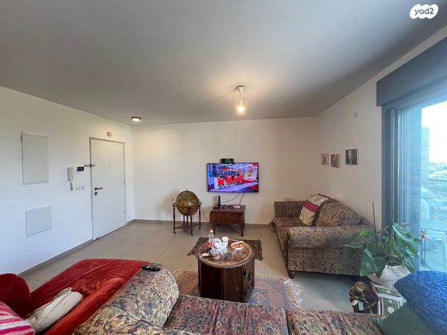 דירה, פול סמואלסון, פסגות אפק, ראש העין