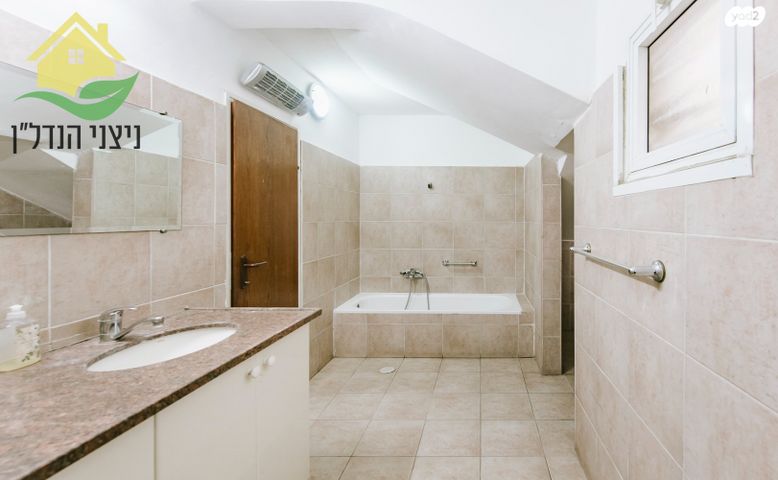 דופלקס, האם 13, נווה יהושע, ערמונים, רמת גן