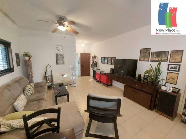 דירה, גנסין, גבעת הרמבם, גבעתיים