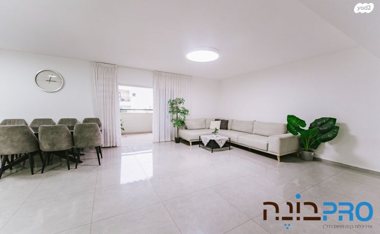 דירה, המלכים, ד' / מערב מרכז העיר, רחובות