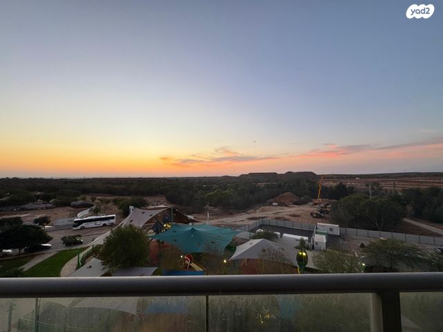 דירה, שליו, נתיבות מערב, נתיבות