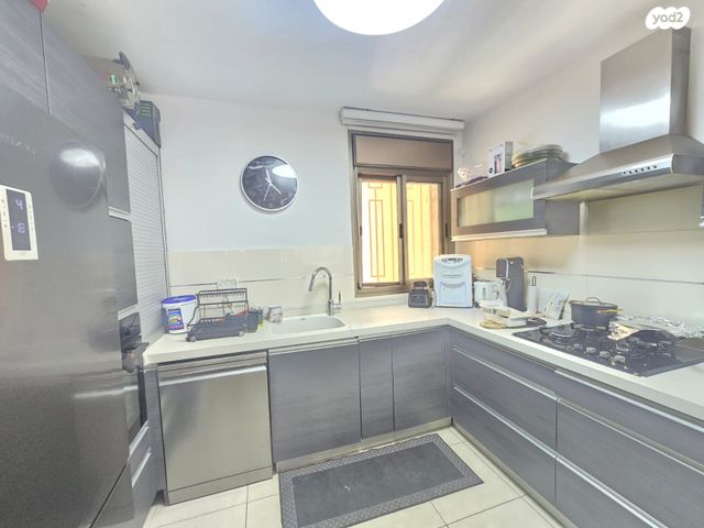 דירה, אליהו קורן, חומת שמואל, הר חומה, ירושלים