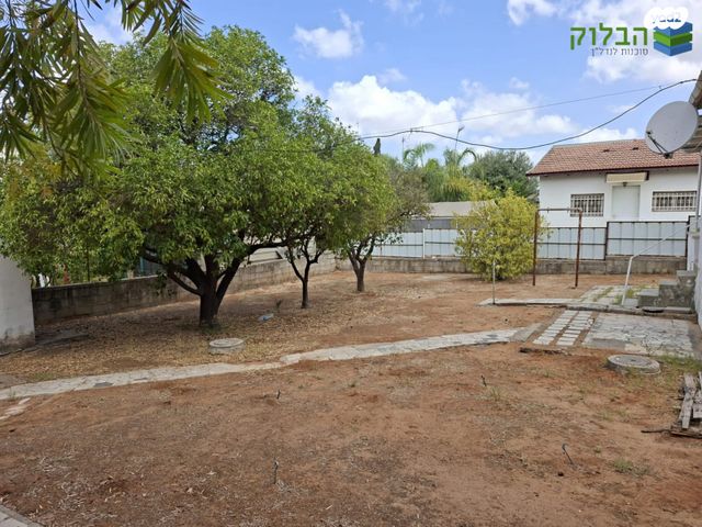 רביבים, גני ראשון