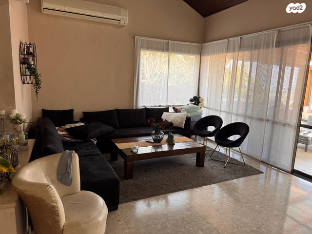 בית פרטי/ קוטג', דרך הנחשונים, אריאל