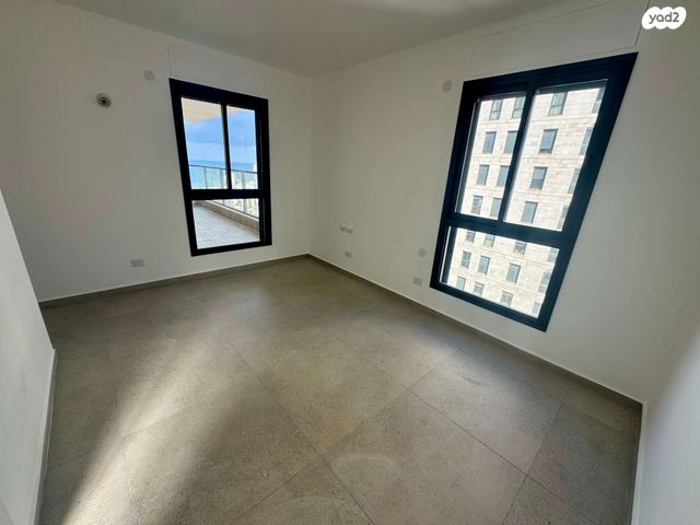 דירה, אמנון ליפקין שחק, נוף הטיילת, נתניה