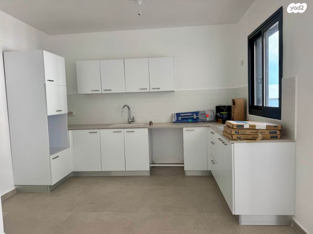 דירה, אמנון ליפקין שחק, נוף הטיילת, נתניה