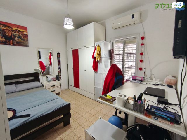 דירה, רמב"ם, ראשון לציון