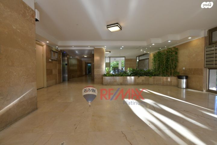 דירה, הנשיא, גבעת שמואל