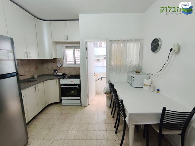 דירה, רמב"ם, ראשון לציון