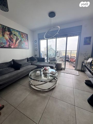 דירה, ברתיני גארי 12, נווה עופר, תל כביר, תל אביב יפו