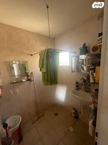 דירה, יצחק בן צבי, משכנות, רמלה