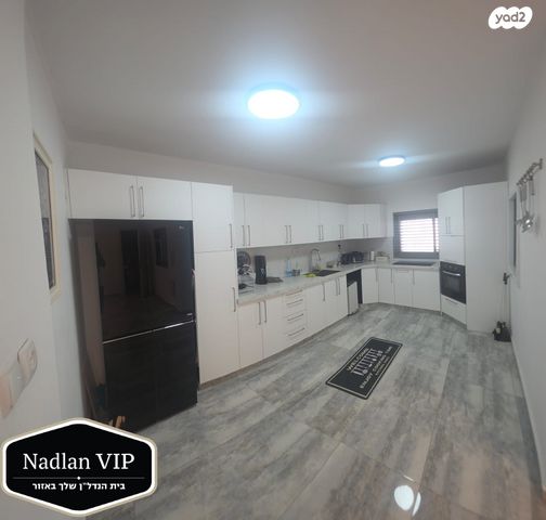 דו משפחתי, צבי שפירא, אגרובנק, חולון