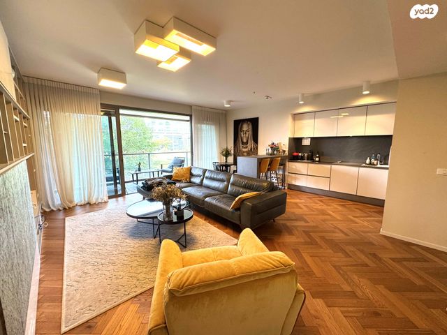 דירה, אריק איינשטיין 8, הרצליה ב', הרצליה