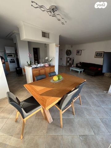 גג/ פנטהאוז, כ"ג, חברת חשמל, גבעתיים