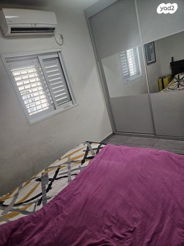 דירה, דרור, רמב"ם, ראשון לציון