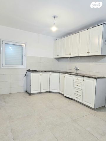 דירת גן, ח.נ. ביאליק 50, רמלה