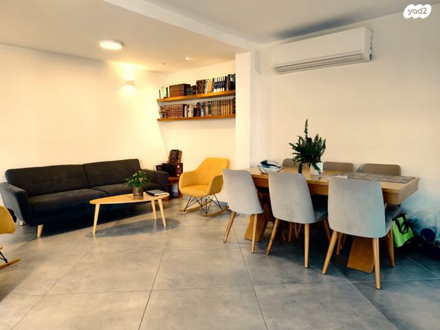 דירת גן, אלון, קרני שומרון