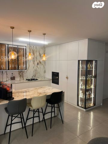 דירה, הרב אלעזר אבוחצירה, השחר, דימונה