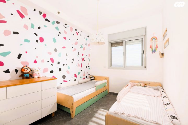 דירה, צור יצחק